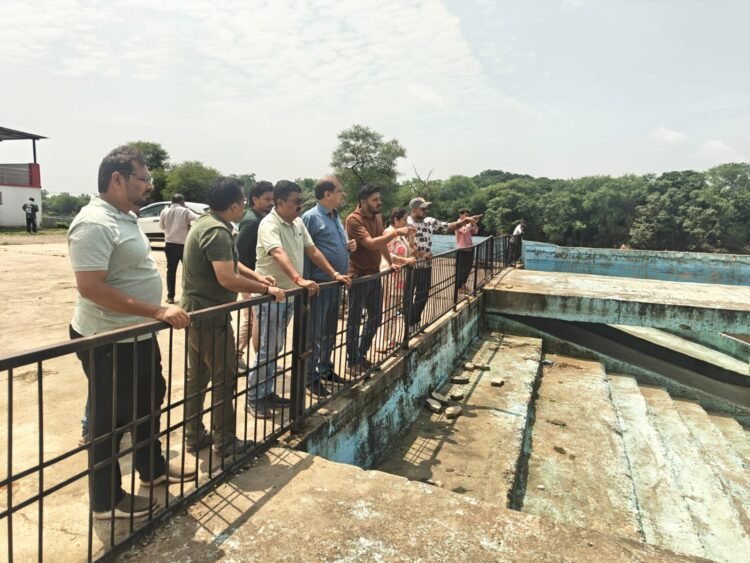 गणेश विसर्जन कुंड की तैयारियों का अपर आयुक्त ने लिया जायजा, विकास कार्यों में देरी पर जताई नाराजगी