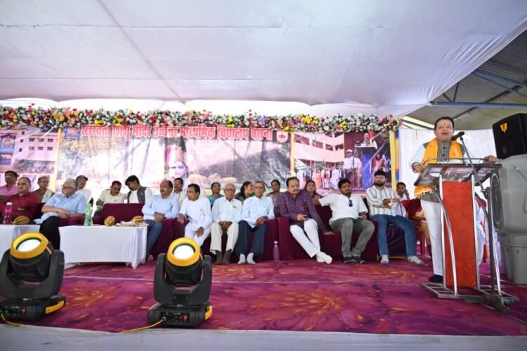 बसना में जन्माष्टमी की धूम: विधायक डॉ. संपत अग्रवाल ने की पूजा-अर्चना, बाल-गोपालों के रूप में साक्षात उतरे कन्हैया