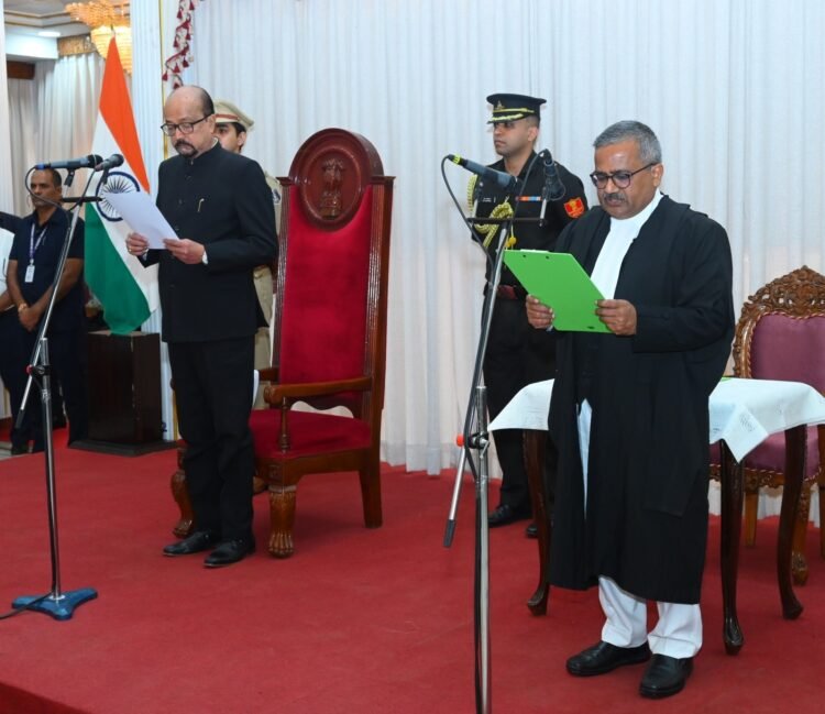 छत्तीसगढ़ हाईकोर्ट को मिला नया चीफ जस्टिस, जस्टिस के.आर. महापात्र ने ली शपथ