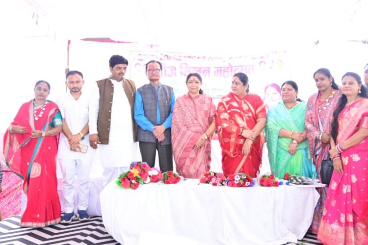 तीजा मिलन महोत्सव में बिखरी छत्तीसगढ़ी संस्कृति की रंगत, मातृशक्ति की एकजुटता ने बढ़ाई आयोजन की गरिमा
