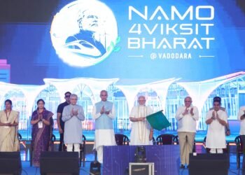 PM मोदी ने वडोदरा को दी 35 हजार करोड़ की सौगात, विकास परियोजनाओं का लोकार्पण-शिलान्यास