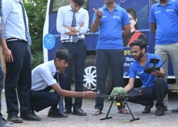 भावना दीदी की साइंस पाठशाला में ड्रोन, रोबोटिक्स, AI जैसी आधुनिक तकनीकों से रूबरू हुए पीएमश्री जवाहर नवोदय विद्यालय उड़ियाकला के विद्यार्थी