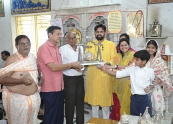 श्री सीमंधर जैन मंदिर में महावीर स्वामी का पालना गोलछा परिवार ने बधाया व 14 महास्वप्नों का पूजन
