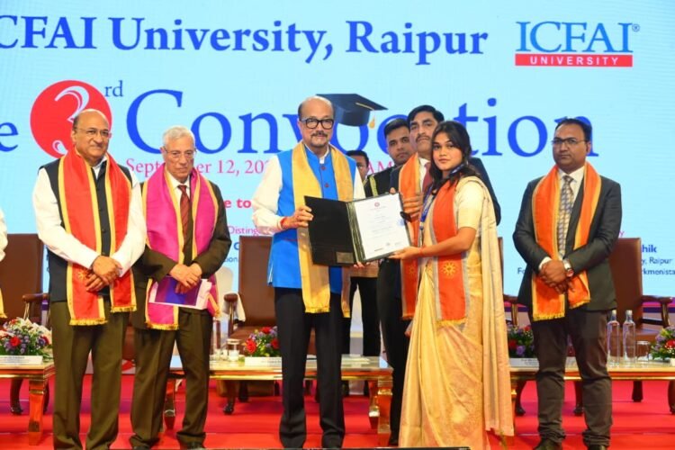 ICFAI यूनिवर्सिटी का तृतीय दीक्षांत समारोह, 504 विद्यार्थियों को मिली उपाधियां