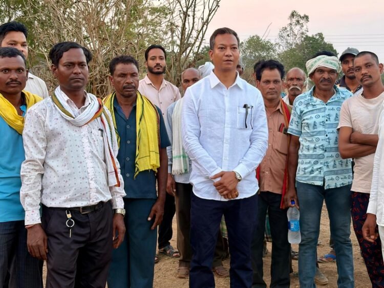 कवर्धा–सरोधा–भोरमदेव मार्ग का खड्गराज कुमार सिंह ने किया दौरा, कलेक्टर को पत्र लिखकर निर्माण एवं चौड़ीकरण की मांग