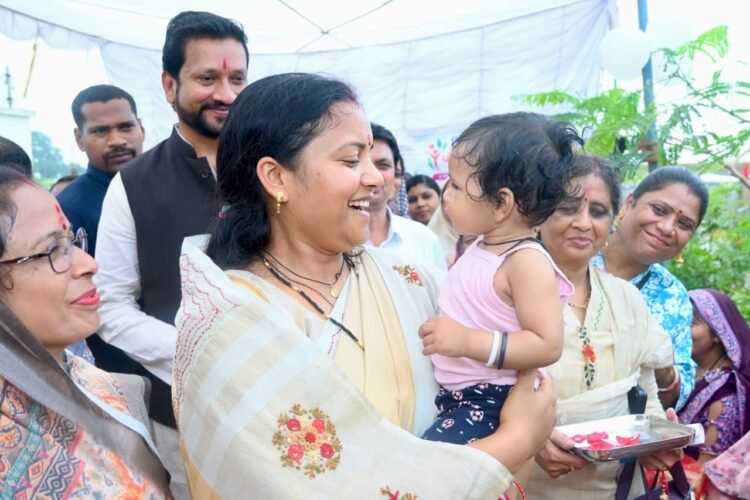 मंत्री लक्ष्मी राजवाड़े ने आंगनबाड़ी केंद्रों का किया निरीक्षण, बच्चों की सीखने की गतिविधियों और पोषण व्यवस्था का लिया जायजा