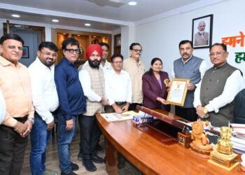 व्यापारी-आयकर विभाग के संवाद को मिली राष्ट्रीय पहचान, CAIT छत्तीसगढ़ को गोल्डन बुक सम्मान