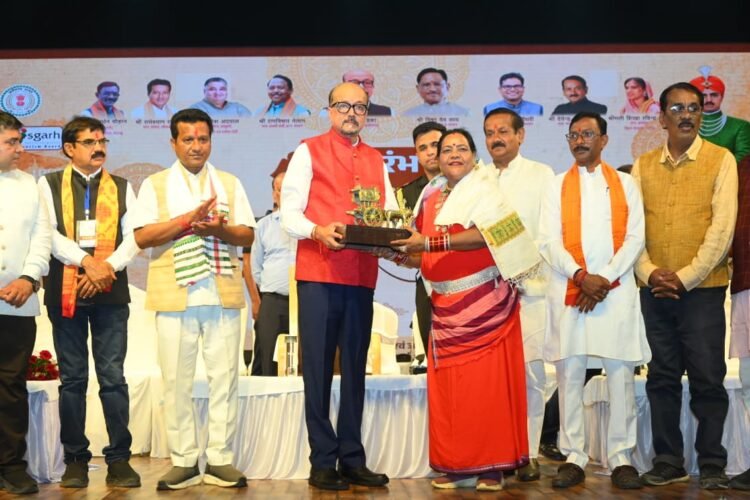 महाराजा चक्रधर सिंह की विरासत को नई पीढ़ी तक पहुंचा रहा चक्रधर समारोह: राज्यपाल रमेन डेका