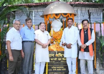 इंजीनियर दिवस पर मोक्षगुंडम विश्वेश्वरैया को किया नमन, सुनील सोनी सहित अभियंताओं ने दी श्रद्धांजलि