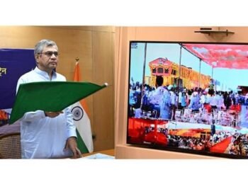 गुजरात में मजबूत होगी माल ढुलाई व्यवस्था, 5 गति शक्ति कार्गो टर्मिनलों का शुभारंभ