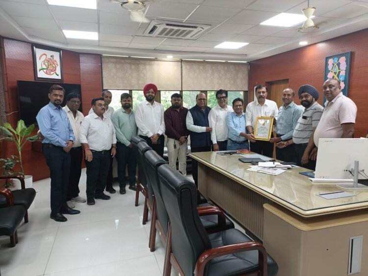 विश्व रिकॉर्ड की उपलब्धि पर CAIT ने मुख्य आयकर आयुक्त से की मुलाकात, विभाग के सहयोग को बताया सफलता की महत्वपूर्ण कड़ी