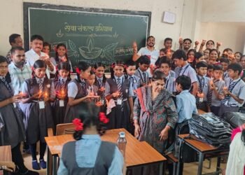 ज्योति से ज्योति जलाते चलो सेवा संकल्प और राष्ट्र निर्माण के 25 वर्ष