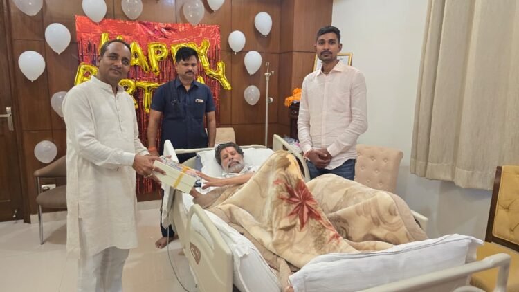 भाजपा प्रदेश अध्यक्ष किरण सिंह देव से मिले तोमन साहू