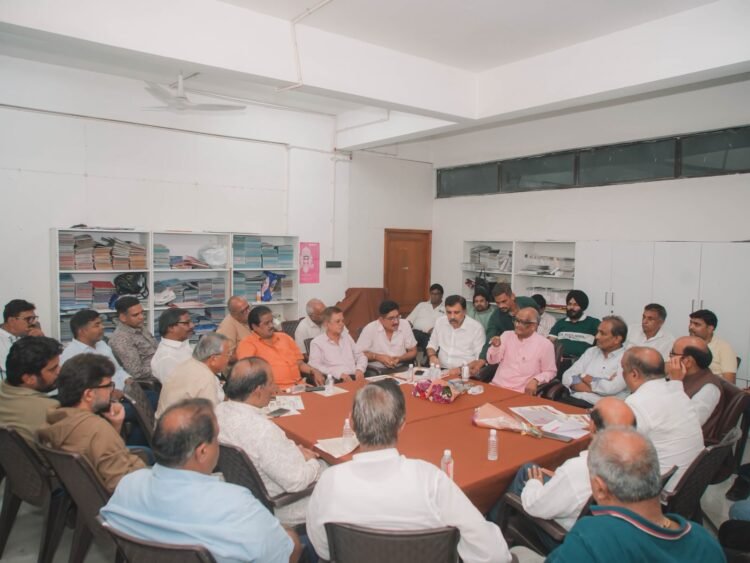 कैट के राष्ट्रीय अध्यक्ष एवं स्वदेशी व्यापारी मंच के राष्ट्रीय संयोजक बीसी भरतिया छत्तीसगढ़ के दो दिवसीय प्रवास पर किया व्यापारिक संगठनों से संवाद
