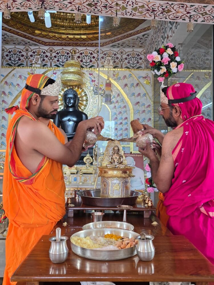 श्री मुनि सुब्रत नाथ दिगंबर जैन मंदिर, उत्तम शौच धर्म मनाया गया