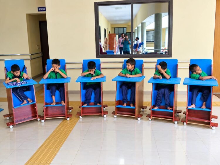 सेरेब्रल पाल्सी से प्रभावित बच्चों के लिए संवेदनशील पहल, सी.पी. चेयर से आसान होगा रोजमर्रा का जीवन