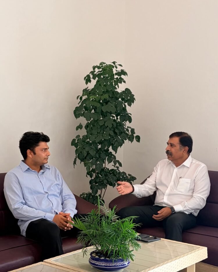 बस्तर के आर्थिक विकास को नई गति देने CAIT की पहल, बीजापुर कलेक्टर से मिले अमर पारवानी