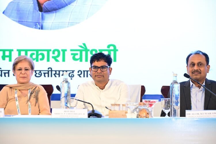 कैंसर केयर को मजबूत करने के साथ स्वस्थ मानव संसाधन तैयार करना जरूरी: वित्त मंत्री ओ.पी. चौधरी
