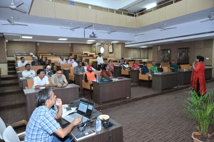 PMAY-2.0 के एएचपी परिसरों में सामुदायिक सहभागिता बढ़ाने NGO के साथ बैठक