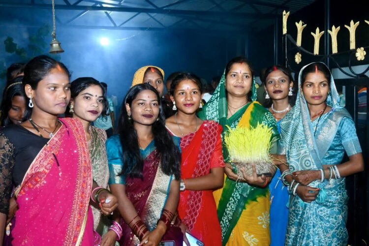 करमा पूजा में शामिल हुईं मंत्री लक्ष्मी राजवाड़े, प्रकृति, संस्कृति और लोकपरंपराओं के संरक्षण का दिया संदेश