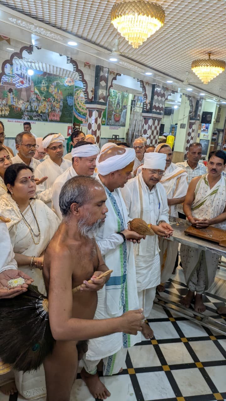 कटरा जैन मंदिर में संत समागम बना ऐतिहासिक क्षण, आचार्य श्री विभव सागर महाराज और रावतपुरा सरकार का हुआ आत्मीय मिलन
