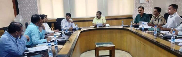 रायपुर के ब्लैक स्पॉट पर सुधार कार्य तेज करने के निर्देश, अतिक्रमण और अवैध पार्किंग पर होगी कार्रवाई