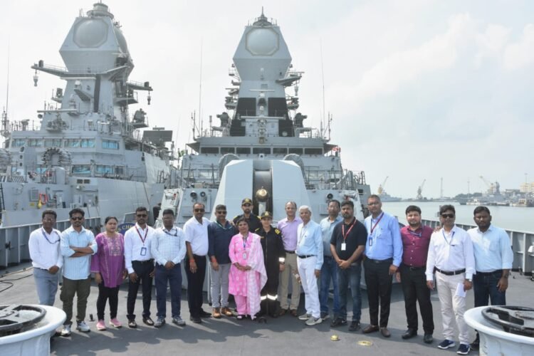 पश्चिमी नौसेना कमान पहुंची छत्तीसगढ़ की मीडिया टीम, आईएनएस चेन्नई की क्षमताओं से हुई रूबरू
