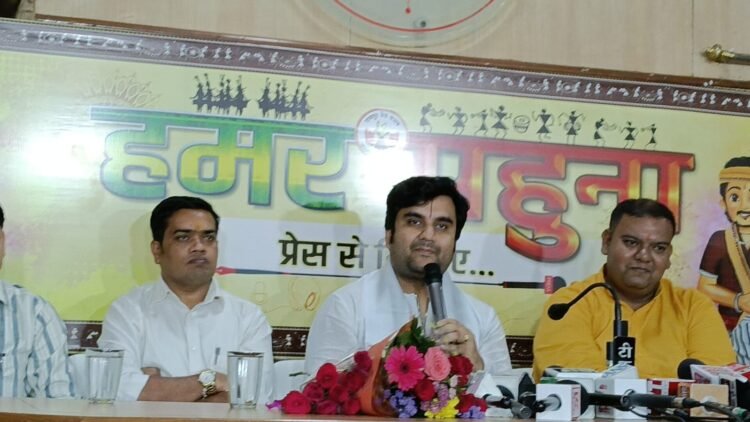 सोशल मीडिया में सिमटता जा रहा इंसान, आध्यात्मिकता ही जीवन को दे सकती है दिशा : आचार्य इन्द्रेश महाराज