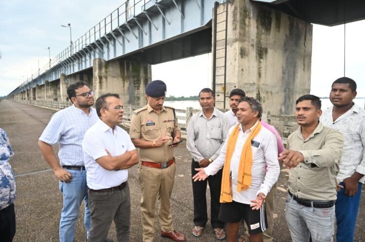 महानदी में बढ़ा जलस्तर, जांजगीर-चांपा प्रशासन अलर्ट; शिवरीनारायण में DDRF की टीम तैनात