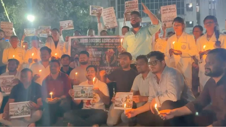 JDA रायपुर ने तीन मांगों को लेकर निकाला कैंडल मार्च