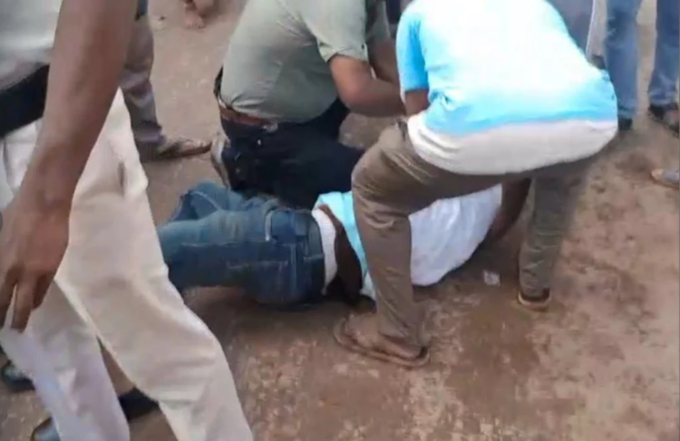 भाठागांव बाजार में अतिक्रमण हटाने को लेकर बवाल, निगम टीम से गाली-गलौज और मारपीट का आरोप