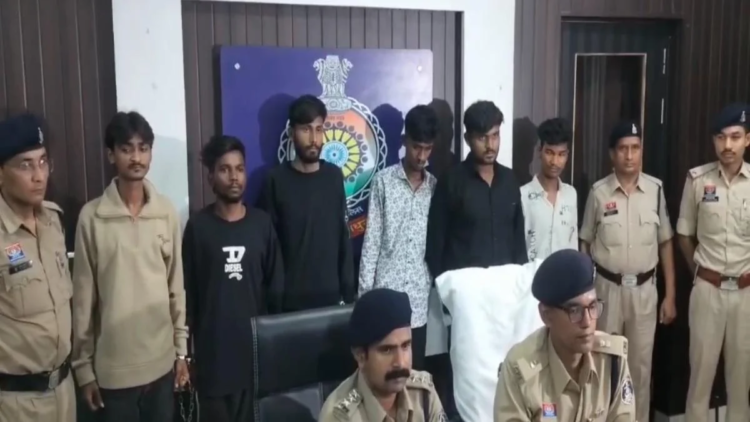 सुपेला में नशीली गोलियों का कारोबार पकड़ा, 6 गिरफ्तार, नाबालिग संरक्षण में