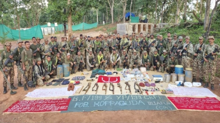 नक्सलियों के मंसूबों पर CRPF का प्रहार, 14 डंप से हथियार और विस्फोटक बरामद