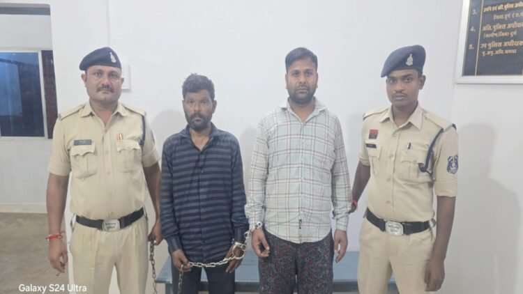 बिना चारा-पानी के 15 मवेशियों को ठूंसकर ले जा रहे थे कत्लखाना, दो गिरफ्तार