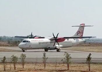 हवा में फेल हुआ विमान का इंजन, 54 यात्रियों की अटकी सांसें