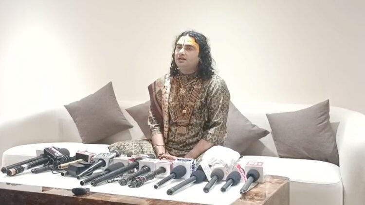 बम्हनीडीह में अनिरुद्धाचार्य महाराज की 9 दिवसीय कथा शुरू, आरक्षण से लेकर धर्म परिवर्तन तक रखी बात