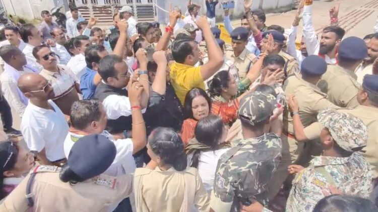 जगदलपुर में दीया आयोजन पर घमासान, कांग्रेस-भाजपा आमने-सामने
