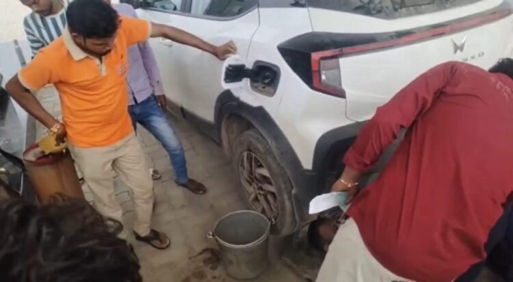 42 लीटर की टंकी में 48 लीटर पेट्रोल कैसे? ग्राहक ने उठाया सवाल, पुलिस तक पहुंचा मामला