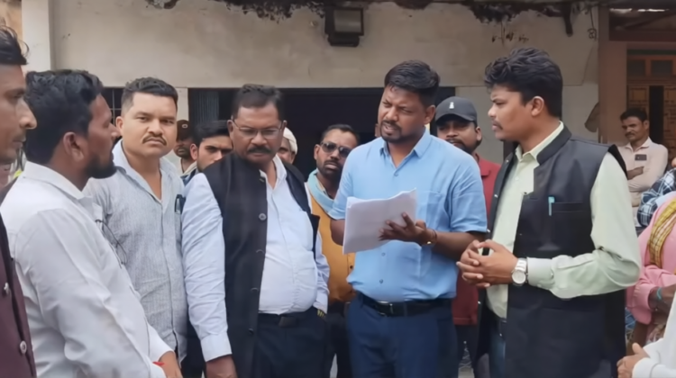 डौंडी रेंजर को हटाने की मांग, पांच पंचायतों के सरपंचों ने वन मंत्री के नाम सौंपा ज्ञापन