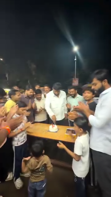 सोशल मीडिया पर वीडियो वायरल, सड़क पर बर्थडे मनाने वालों पर पुलिस की कार्रवाई