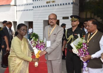 राष्ट्रपति द्रौपदी मुर्मु का लोकभवन में आत्मीय स्वागत