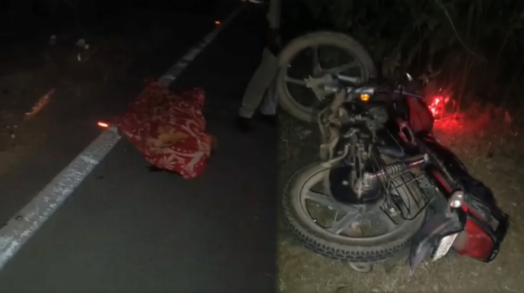 सूरजपुर में तेज रफ्तार पिकअप ने बाइक को मारी टक्कर, युवक की मौत; दो घायल