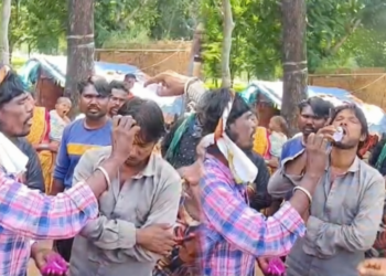 धमतरी में अंतिम संस्कार को लेकर विवाद, धर्मांतरण के आरोपों पर 5 घंटे चला हंगामा; लिखित सहमति के बाद हुआ महिला का अंतिम संस्कार