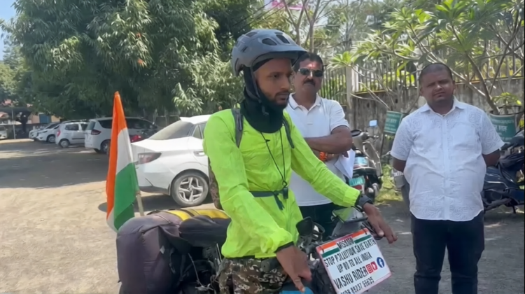 55% दिव्यांगता के बावजूद वासु राइडर का पर्यावरण संरक्षण मिशन, 16 हजार किमी साइकिल यात्रा पूरी कर पहुंचे छत्तीसगढ़; सभी 33 जिलों में जागरूकता फैलाने का संकल्प