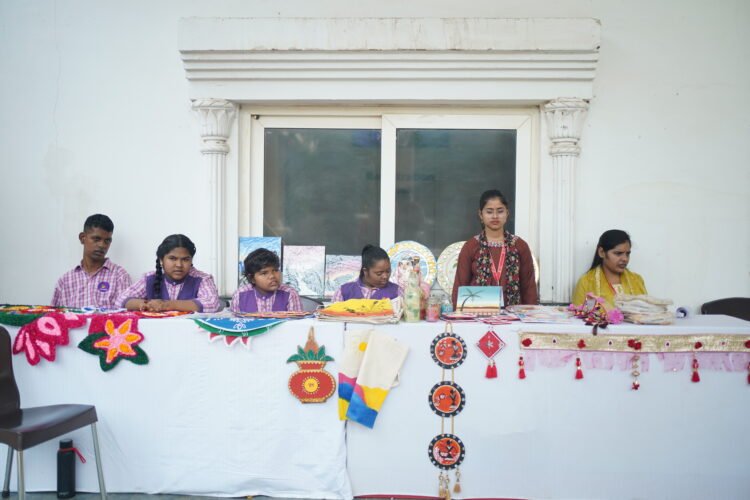 कलिंगा विश्वविद्यालय द्वारा आकांक्षा लायंस इंस्टीट्यूट के साथ दिवाली पहल के माध्यम से समावेशिता एवं सशक्तिकरण को बढ़ावा