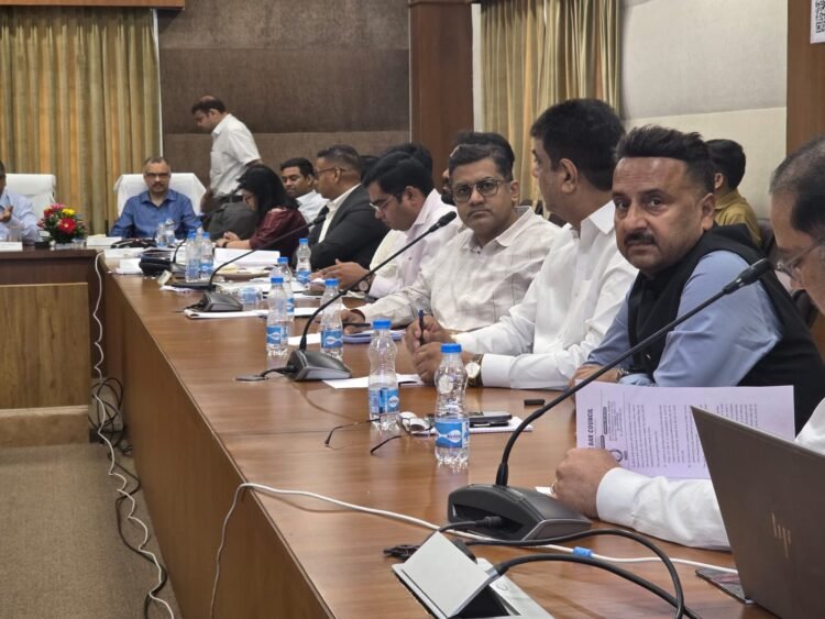 जीएसटी की व्यावहारिक दिक्कतों पर चेम्बर ने उठाई आवाज, मुख्य आयुक्त को सौंपा 6 सूत्रीय ज्ञापन