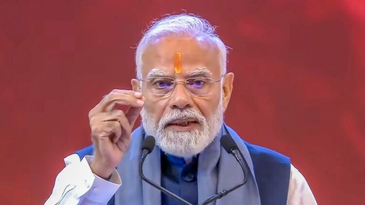 पीएम मोदी का आह्वान: 2047 तक विकसित भारत के निर्माण में सक्रिय भूमिका निभाए चिन्मय मिशन, युवाशक्ति पर दिया जोर