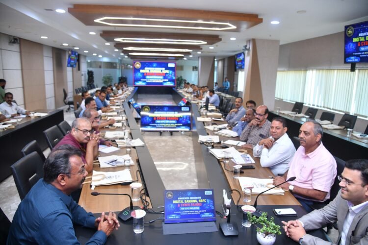 एनटीपीसी नवा रायपुर में डिजिटल बैंकिंग, एनबीएफसी और साइबर फ्रॉड पर जागरूकता सत्र आयोजित