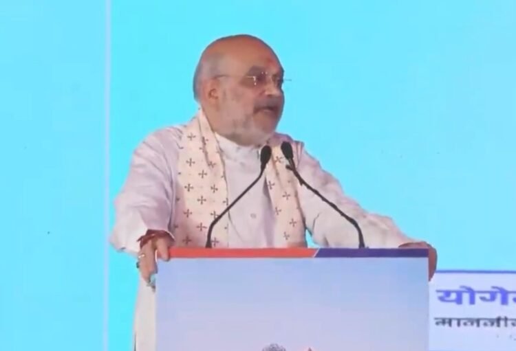 अमित शाह का राहुल गांधी पर तीखा हमला, बोले- ‘दिल्ली आ जाइए, अगले 30 साल तक आपका नंबर नहीं लगने वाला’