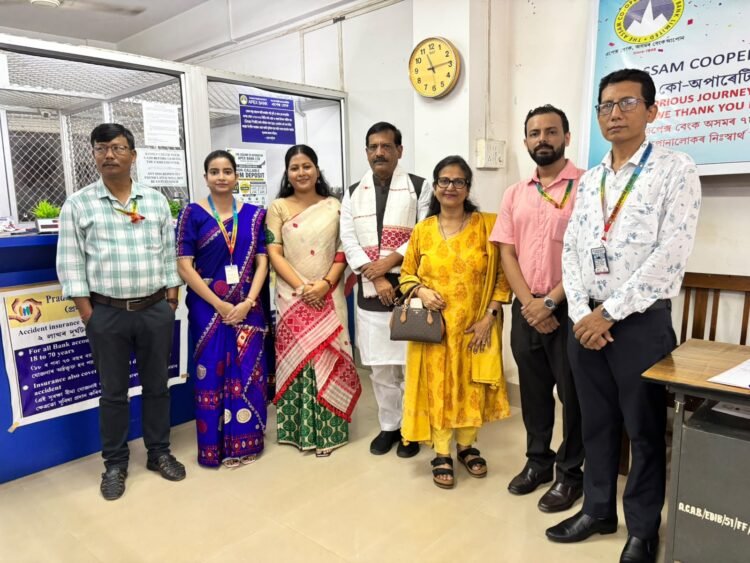 सहकार से समृद्धि की पहल का अध्ययन, किसानों के लिए संचालित योजनाओं की ली जानकारी
